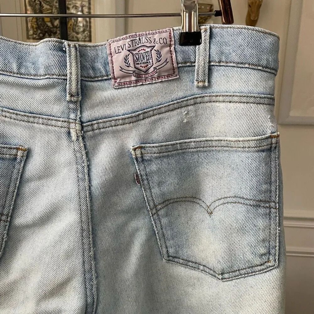 Vintage 90s Levi’s Silver Medal Light Wash Jeans 38 x 32